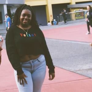 Meet your Posher, Selena